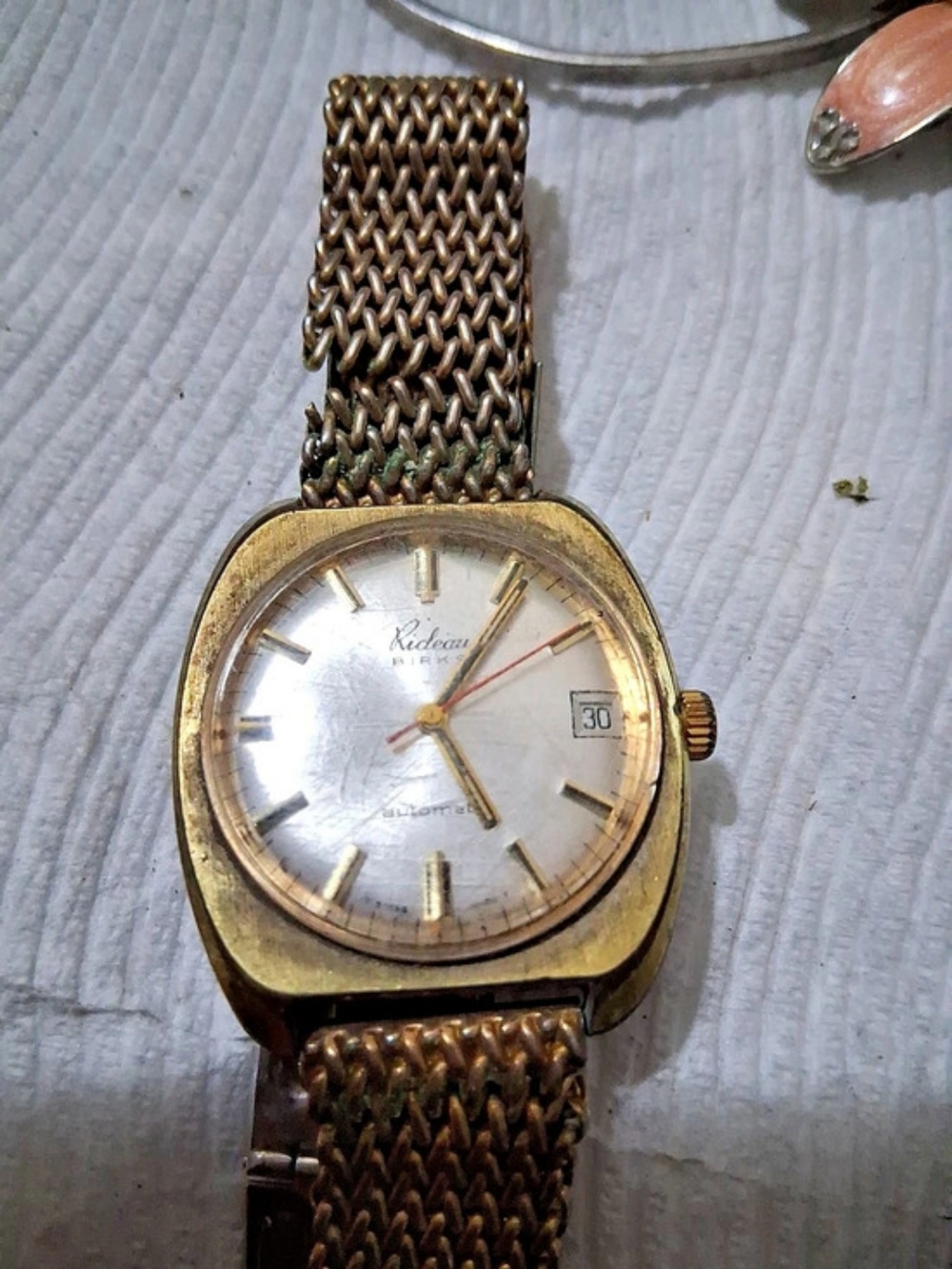 Rado Vintage Gold-Tone Automatic Watch No Battery Need.